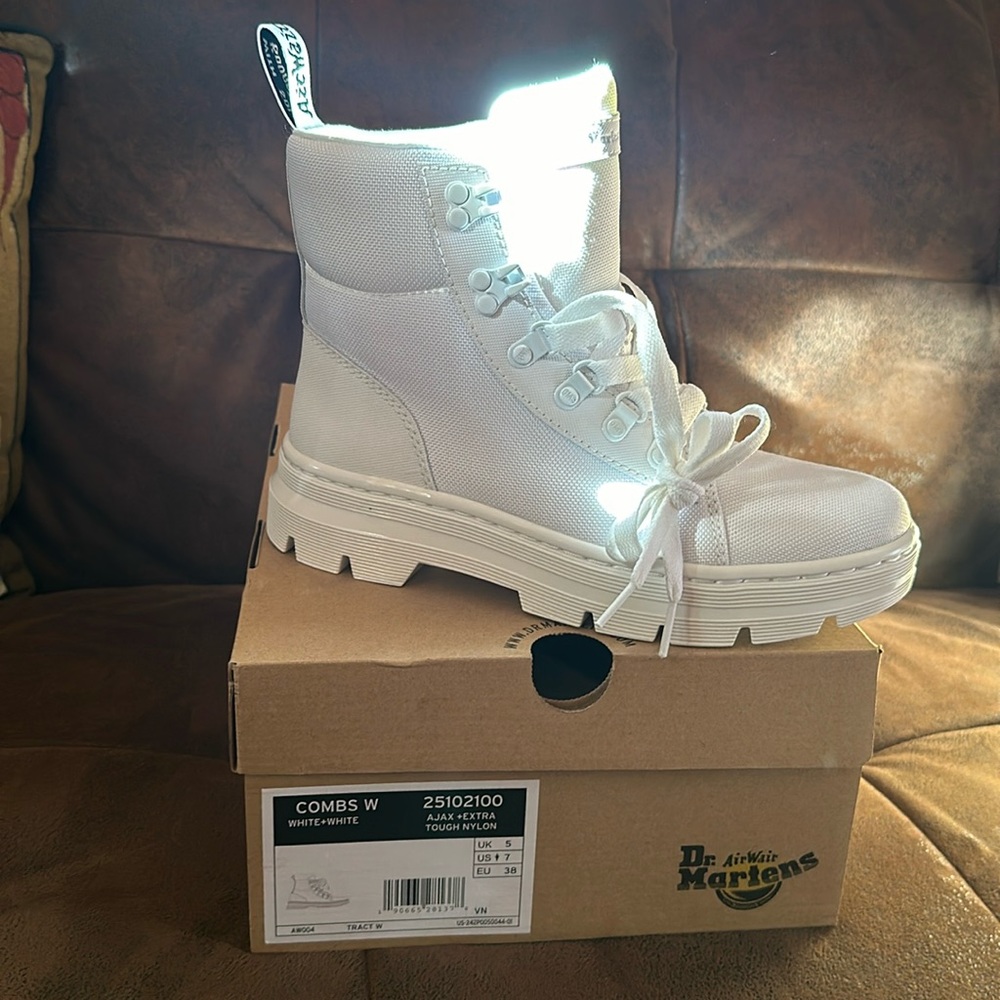 Dr.Martens White Combs Boots 38 7 NEW